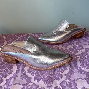 Chinese Laundry Silver Metallic Mules Shoes  6.5